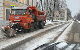 Глава Псковской области поручил усилить уборку дорог от снега