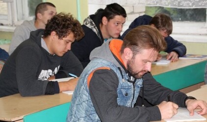 Группу электромонтеров для работы в «Псковэнерго» готовят в Псковском агротехническом колледже