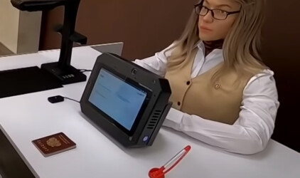 В Пскове начал работать первый робот-библиотекарь