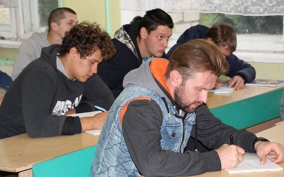 Группу электромонтеров для работы в «Псковэнерго» готовят в Псковском агротехническом колледже