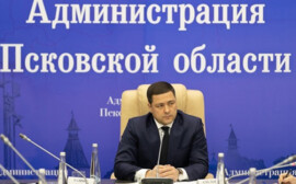 Михаил Ведерников в связи с карантином обратился к жителям Псковской области
