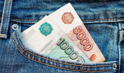 В Псковской области зарплата в производственной сфере выросла на 38%