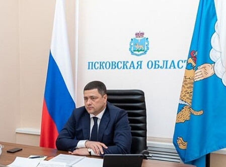 Михаил Ведерников рассказал о темпах выполнения нацпроектов в Псковской области